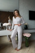 Жіноча домашня піжама з квітковим принтом, топ і штани DomMood — вид зверху